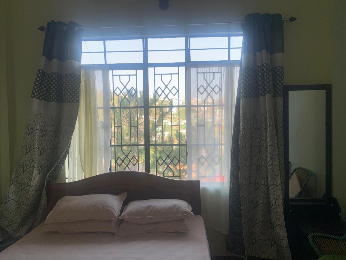 Cafe Sola Bnb Shillong Luaran gambar