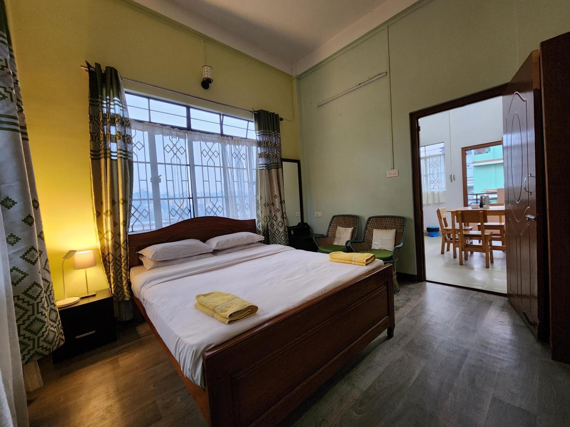 Cafe Sola Bnb Shillong Luaran gambar
