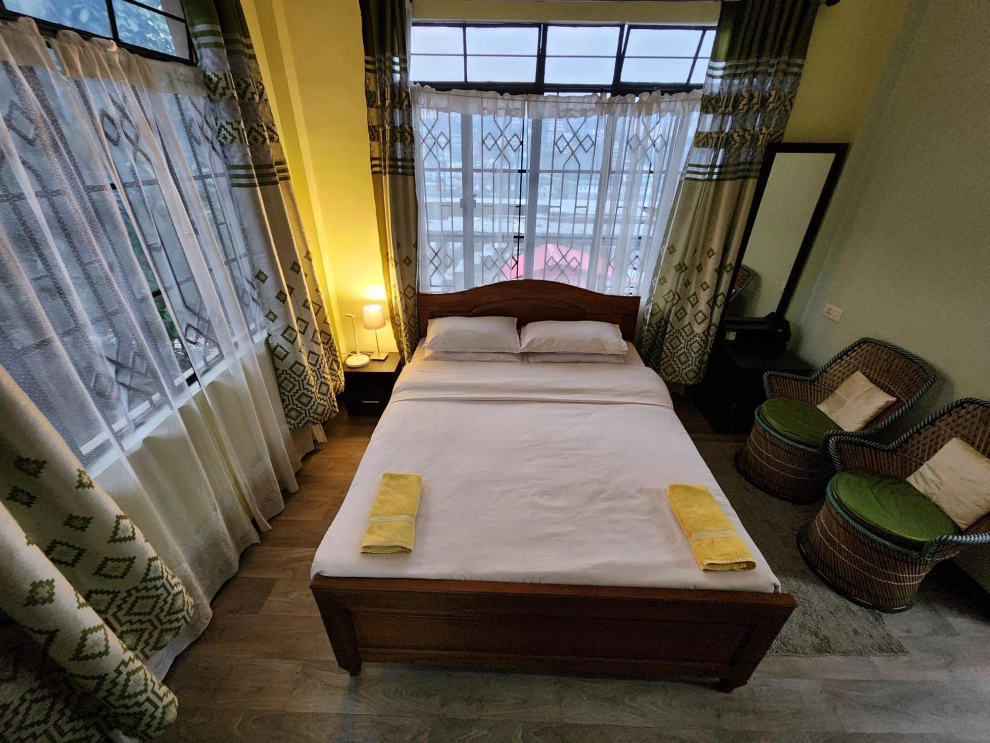 Cafe Sola Bnb Shillong Luaran gambar