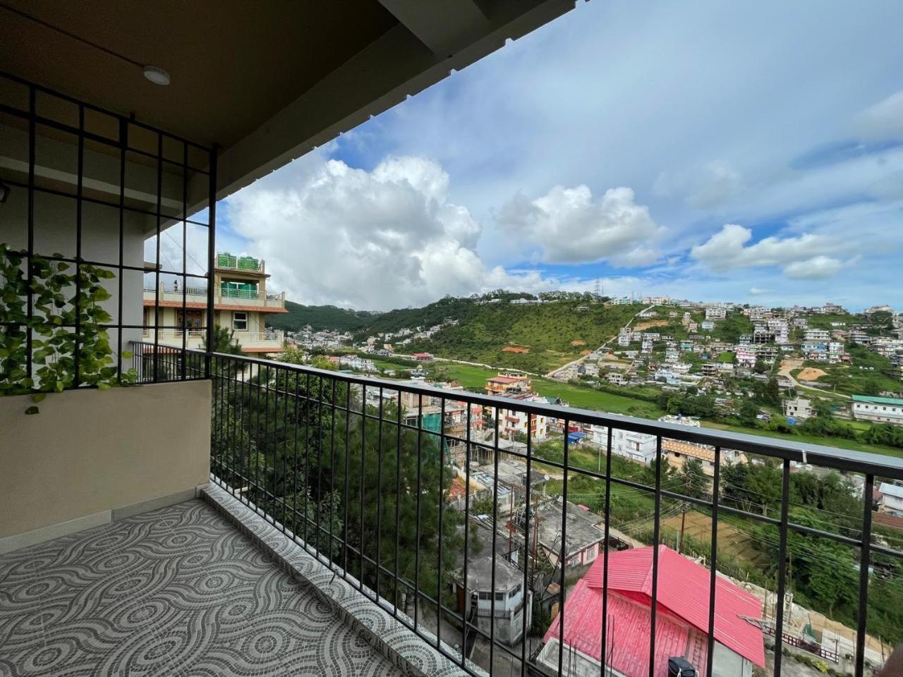 Cafe Sola Bnb Shillong Luaran gambar